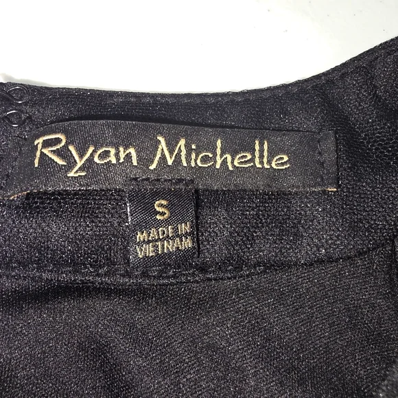 Ryan Michelle Black White Halter Mini Dress Floral Embroidered Hem Size Small - Picture 5 of 7